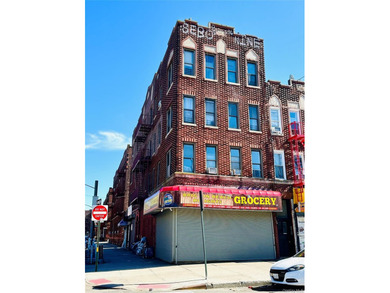 Exceptional mixed-use investment opportunity on a prime corner - photo 1