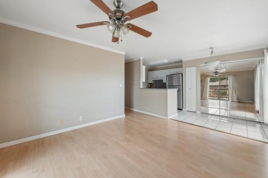 This inviting, gently loved unit offers Haleakala views from the - photo 17