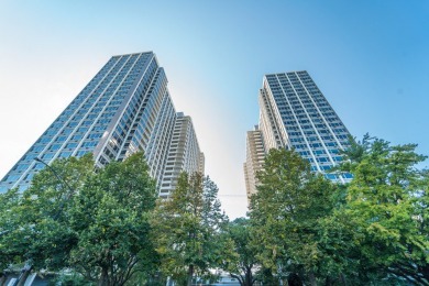 Lake Home For Sale in Chicago, Illinois