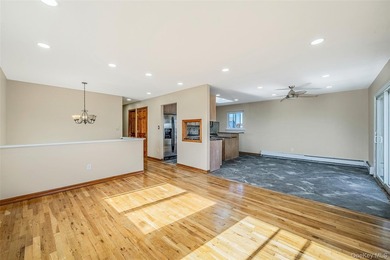 Welcome to 4 Bay Place, a spacious Hi-Ranch single-family home - photo 14