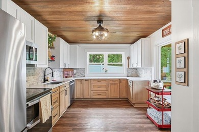 Experience the perfect blend of waterfront living, versatility - photo 15