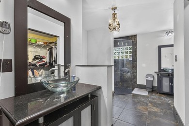 Welcome to this beautifully maintained 3-bedroom, 2-bathroom - photo 16