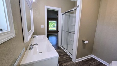 THIS IS BASICALLY A BRAND NEW HOME!! New subfloors, new - photo 17