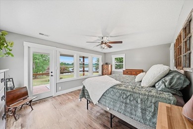 Experience the perfect blend of waterfront living, versatility - photo 21
