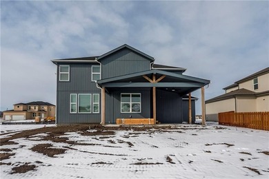 The Vivian by SMG Build CO. with an upgraded covered patio - photo 22