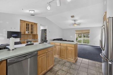 Welcome to this beautifully maintained 3-bedroom, 2-bathroom - photo 25