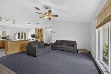 Welcome to this beautifully maintained 3-bedroom, 2-bathroom - photo 27