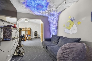 Welcome to this beautifully maintained 3-bedroom, 2-bathroom - photo 29