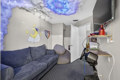 Welcome to this beautifully maintained 3-bedroom, 2-bathroom - photo 30