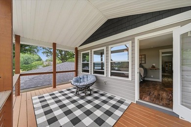 Experience the perfect blend of waterfront living, versatility - photo 30