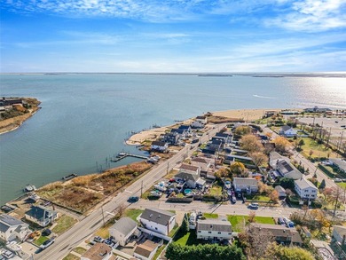 Welcome to 4 Bay Place, a spacious Hi-Ranch single-family home - photo 32