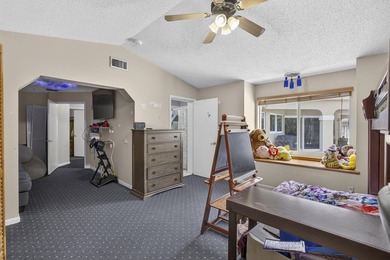 Welcome to this beautifully maintained 3-bedroom, 2-bathroom - photo 32