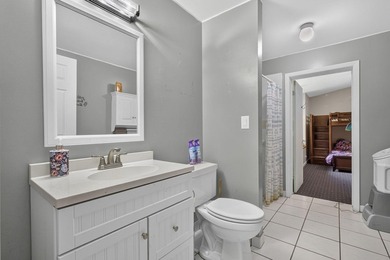 Welcome to this beautifully maintained 3-bedroom, 2-bathroom - photo 34