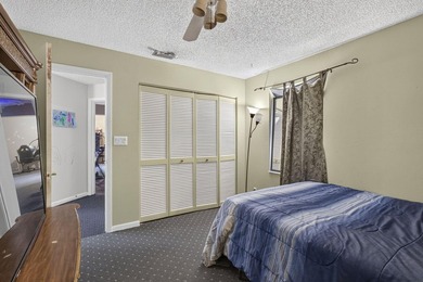 Welcome to this beautifully maintained 3-bedroom, 2-bathroom - photo 37