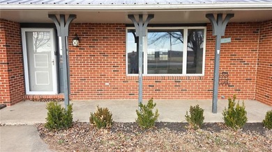 Enjoy peaceful country living with the convenience of easy - photo 5