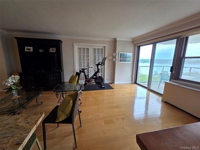 Rare Opportunity Luxury Coop Centrally Located. High Floor Move - photo 12