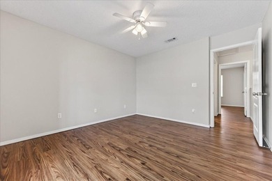 Freshly painted 2-bedroom, 2-bath townhome-style condo in a - photo 21