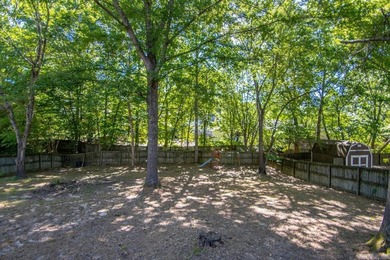 Ready for new owners! This charming, move-in-ready three bedroom - photo 27