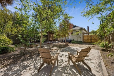 Cute Riverside bungalow with open porch and porch swing - a - photo 30