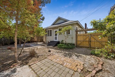 Cute Riverside bungalow with open porch and porch swing - a - photo 31