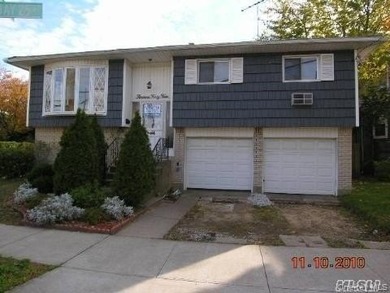 Clean high ranch in exclusive Far Rockaway area. Corner property - photo 1