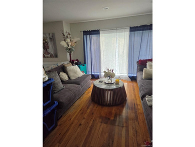 Clean high ranch in exclusive Far Rockaway area. Corner property - photo 2