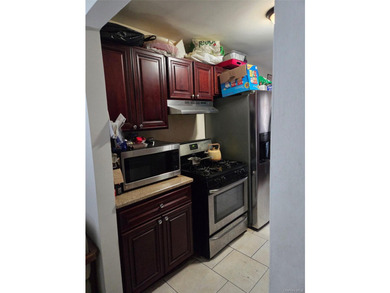 Clean high ranch in exclusive Far Rockaway area. Corner property - photo 8