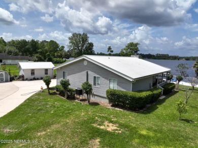Lake Home For Sale in Interlachen, Florida