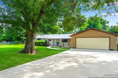 Lake McQueeney Home For Sale in Mcqueeney Texas