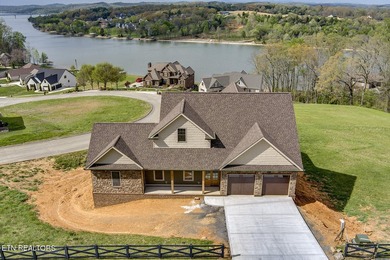 Stunning Un-Obstructed Lake View Home with High-End Finishes - photo 2