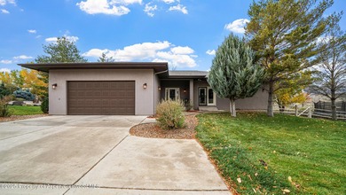 Live the Colorado Lifestyle on the Golf Course! Perfectly - photo 1
