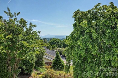 Welcome to 606 Carriage Commons, nestled in a private courtyard - photo 2