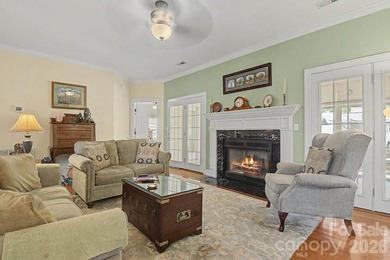 Welcome to 606 Carriage Commons, nestled in a private courtyard - photo 7