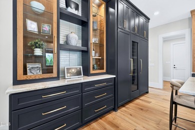 EXCEPTIONAL LIKE-NEW luxury estate overlooking the rolling - photo 15