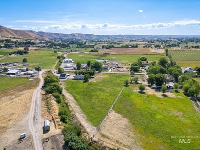 Nestled at the base of Emmett's desirable southeast hills, this - photo 4