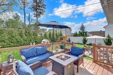 Welcome to this beautifully maintained and move-in ready open - photo 5