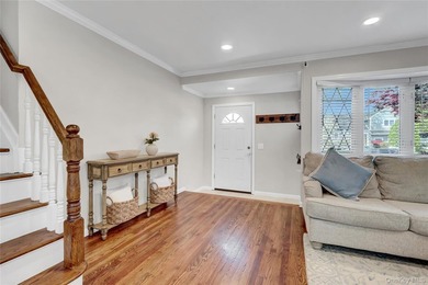 Welcome to this beautifully maintained and move-in ready open - photo 6