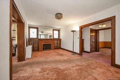 Stately detached all-brick Colonial with timeless curb appeal - photo 2