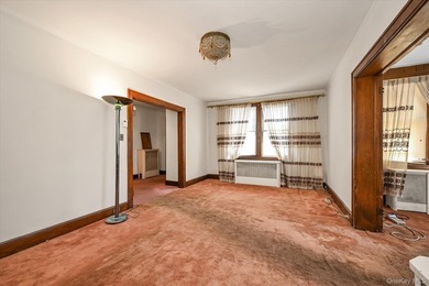 Stately detached all-brick Colonial with timeless curb appeal - photo 3