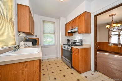 Stately detached all-brick Colonial with timeless curb appeal - photo 8