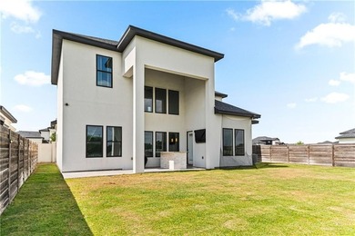 This spacious 4 bedroom, 2.5 bath home offers ample living space - photo 17