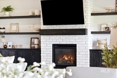 Experience this custom-built 3-bedroom, 2.5-bath home with a - photo 6