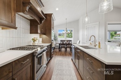 Welcome to this exquisite semi-custom built Schroeder home - photo 5