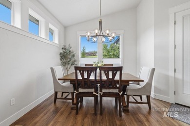 Welcome to this exquisite semi-custom built Schroeder home - photo 7