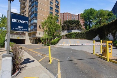 Welcome to this spacious and beautifully updated 3bd/2bth - photo 2