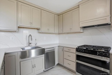 Welcome to this spacious and beautifully updated 3bd/2bth - photo 8