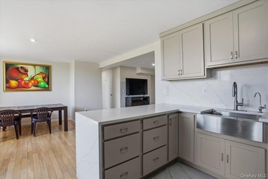 Welcome to this spacious and beautifully updated 3bd/2bth - photo 10