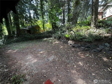*PRICE IMPROVEMENT* This lovely Shoreline home features 2 - photo 8