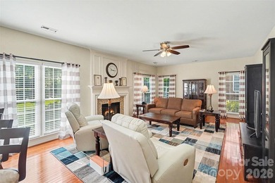Welcome to sought after Hunter Oaks! This beautifully maintained - photo 4