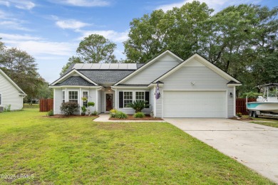 Lake Home ActiveUnderContr in Beaufort, South Carolina